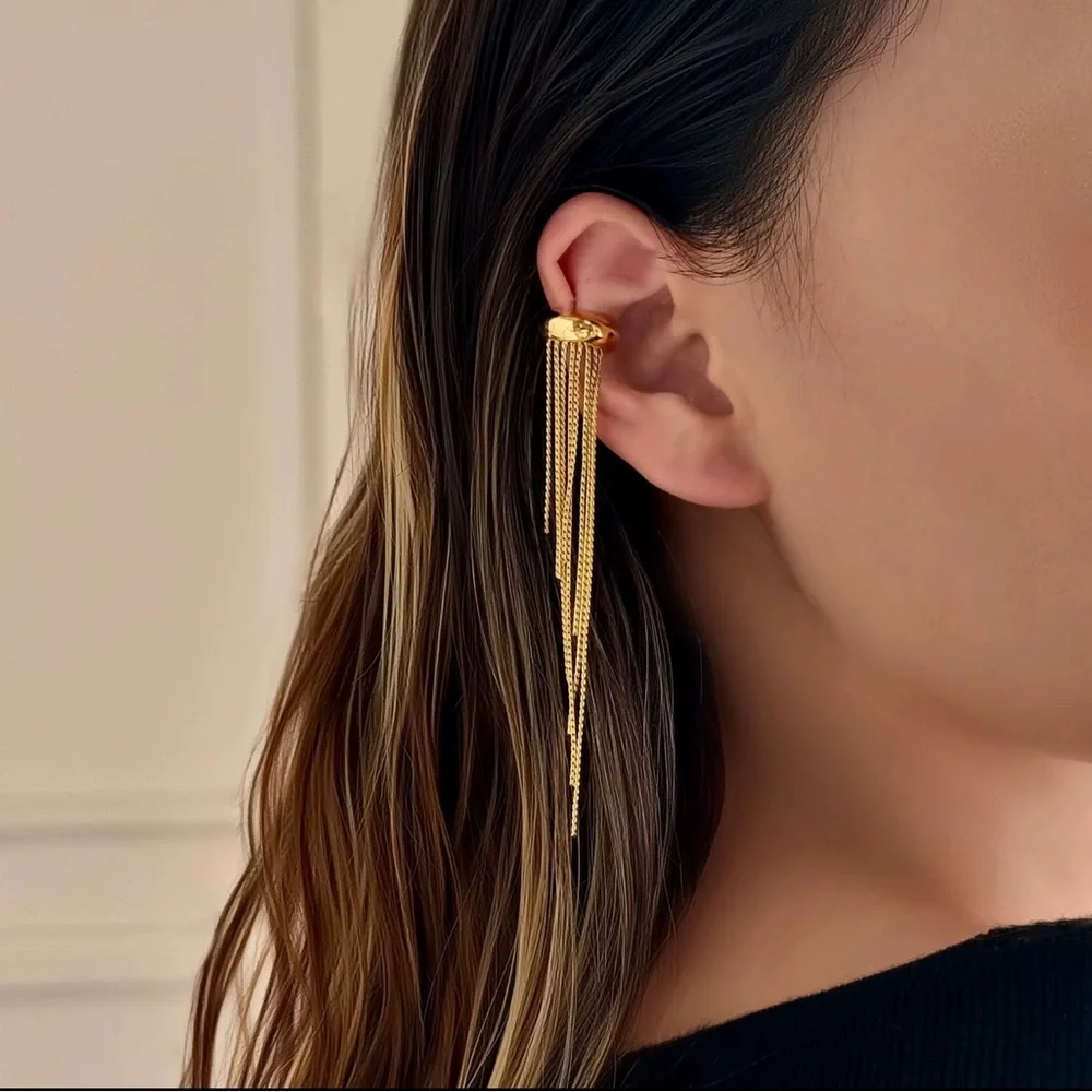 (A5) 18k gold plated Dangle Gold Ear Huggie